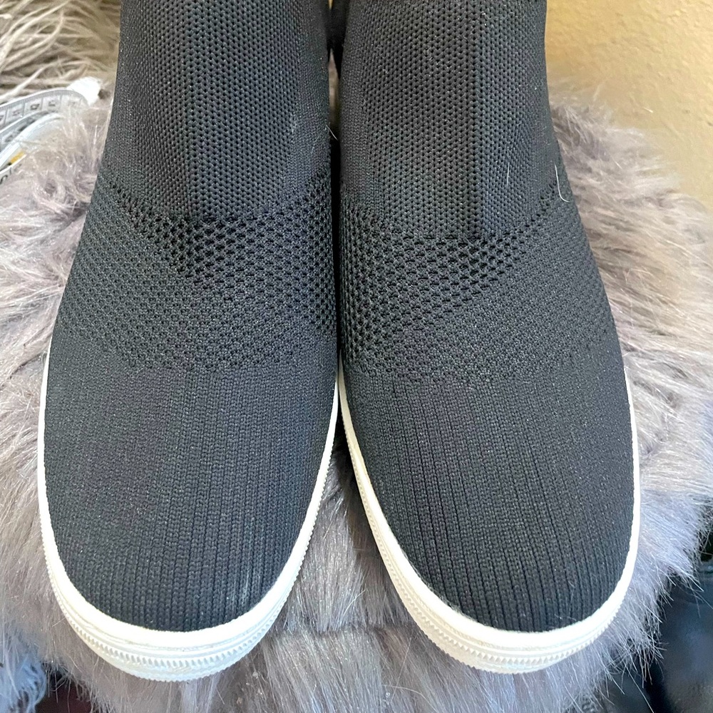 Women’s Skechers shoe boots hidden heel Size 9.5